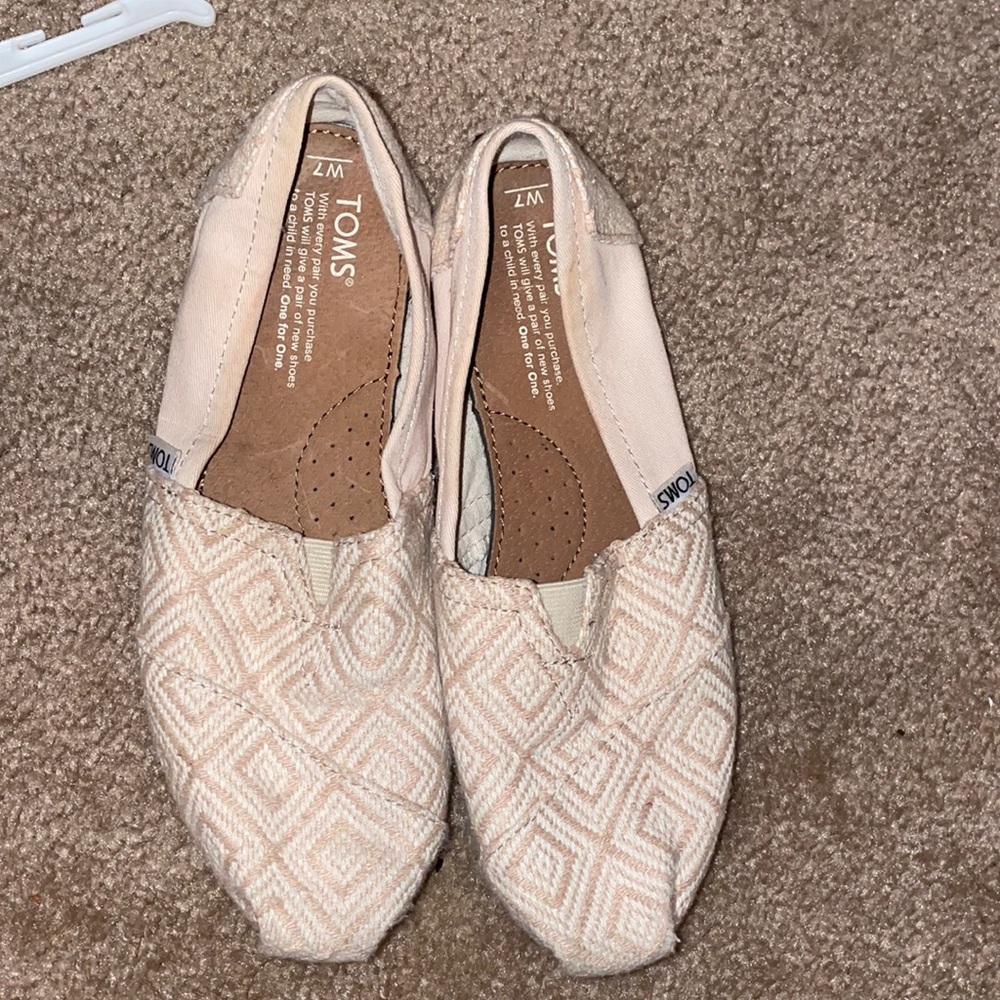 Toms